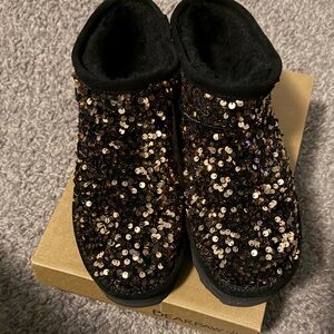 BearPaw Women's Super Shorty Sequin Boots, Women Size 11